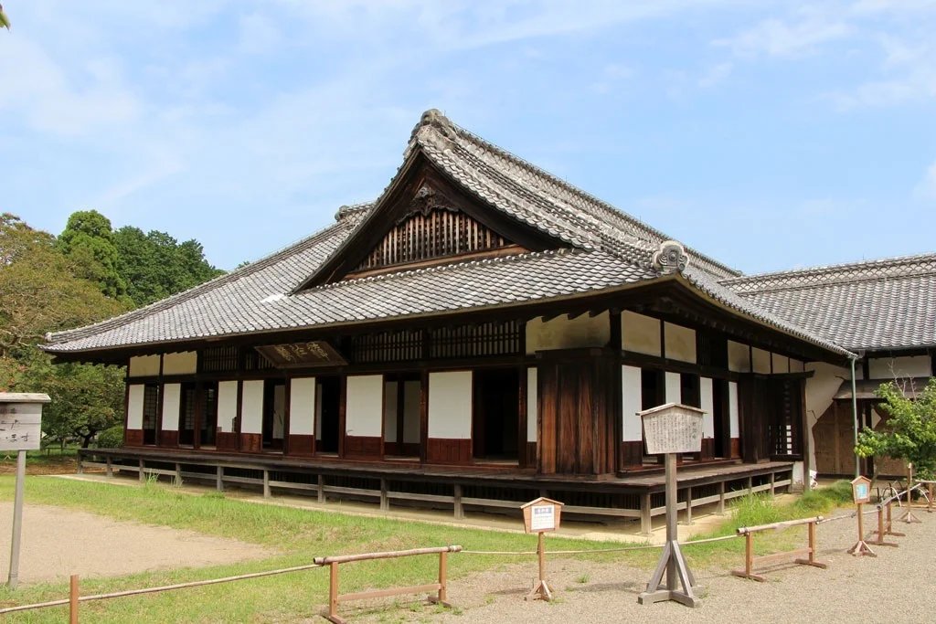 🏞️ 고도칸 공원(코도칸 코엔) 이미지 4